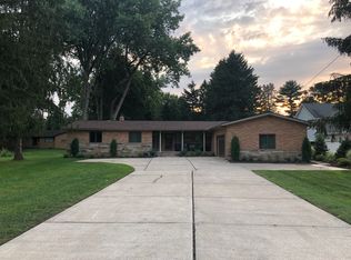 8598 Riverview Rd, Brecksville, OH 44141