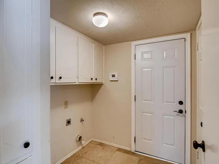 1724 Westridge Dr — Photo 4
