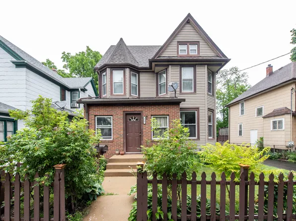 418 Lawn Ct, Waukegan, IL 60085