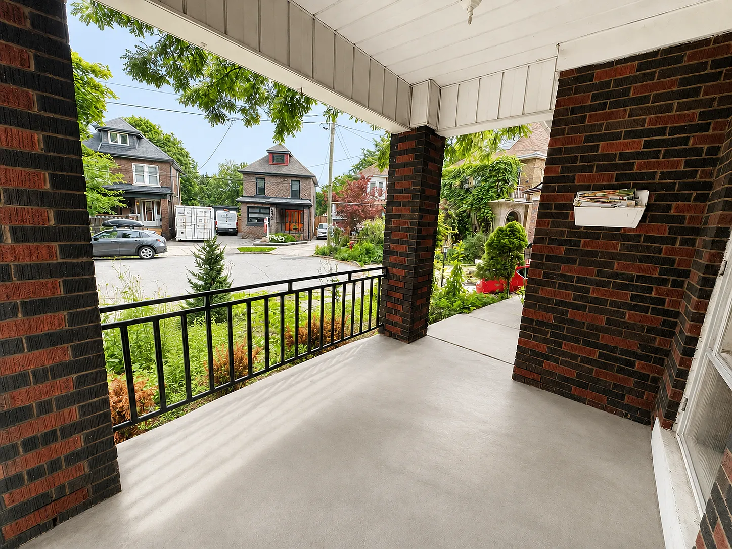 272 Stinson Crescent - Unit 1 — Photo 3