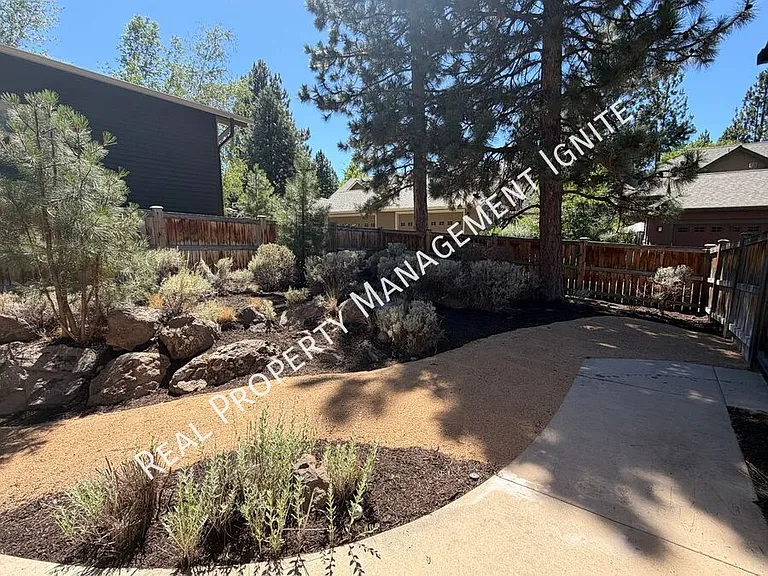 2447 NW Shields Dr — Photo 15