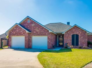 104 Lahasky Dr, Youngsville, LA 70592