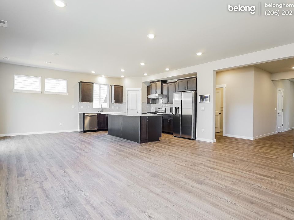 1st image of 15256 201st Ave E