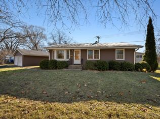 105 Simpson St, Geneva, IL 60134