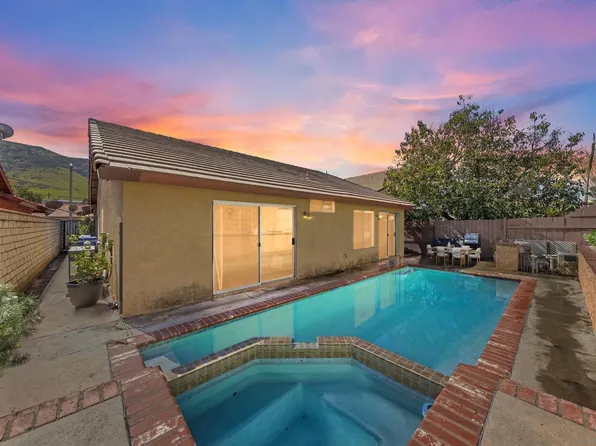 14444 Hillcrest Dr, Fontana, CA 92337