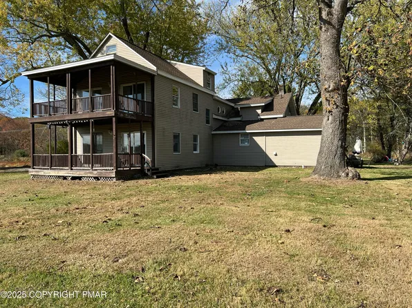 121 Schoonover Ln, East Stroudsburg, PA 18301