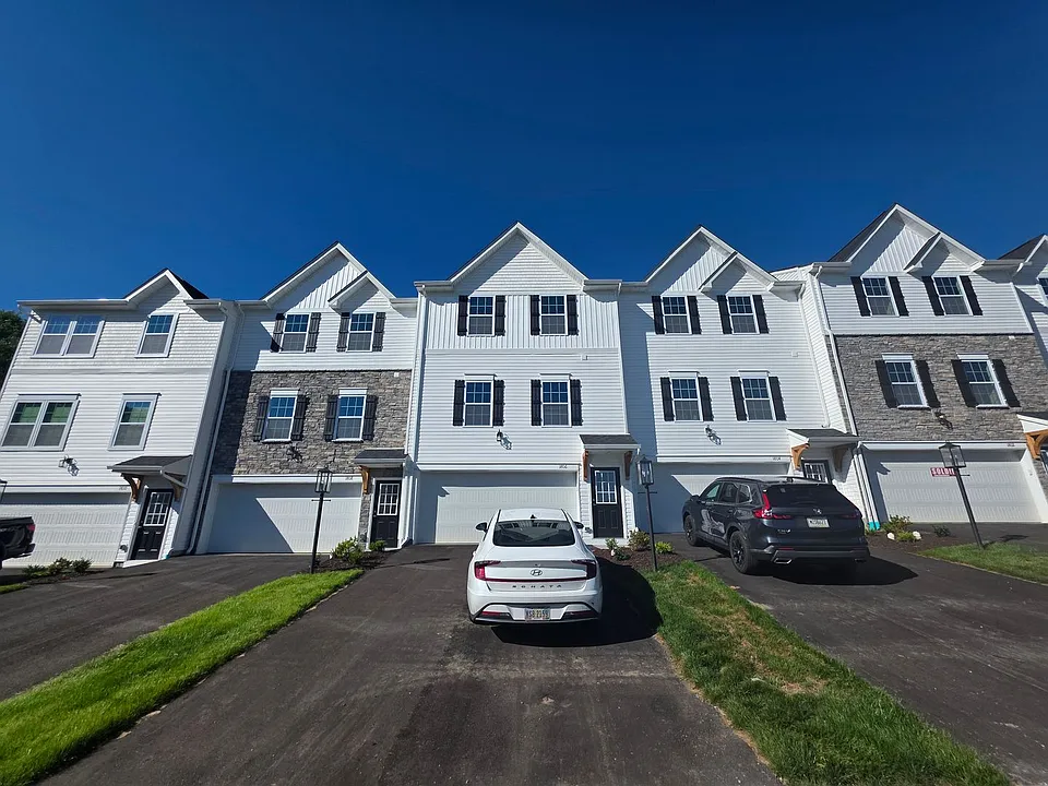 1806 Canterbury Dr