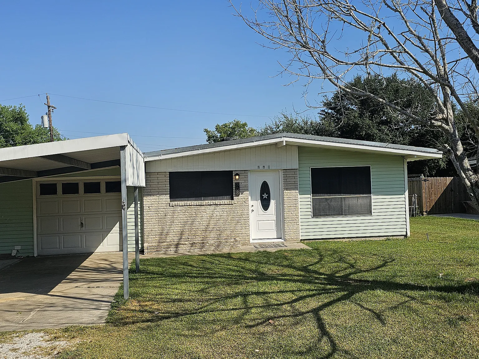 308 Paula Ave — Photo 1
