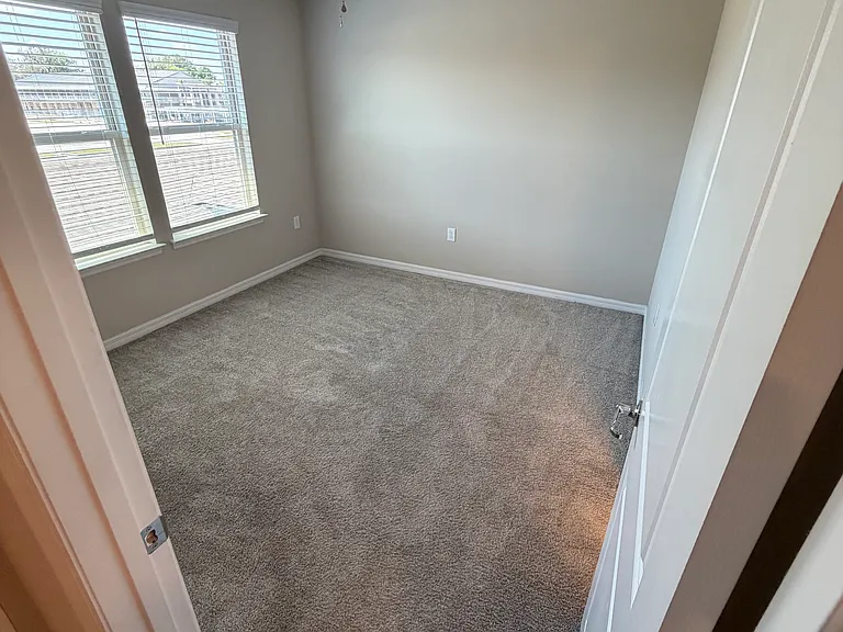 5044 Caspian St — Photo 17