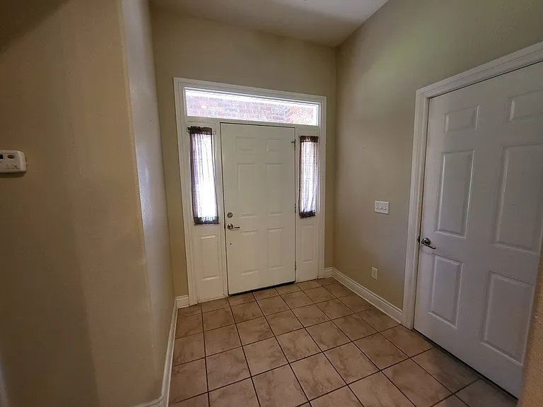 19 Shelly Dr — Photo 2