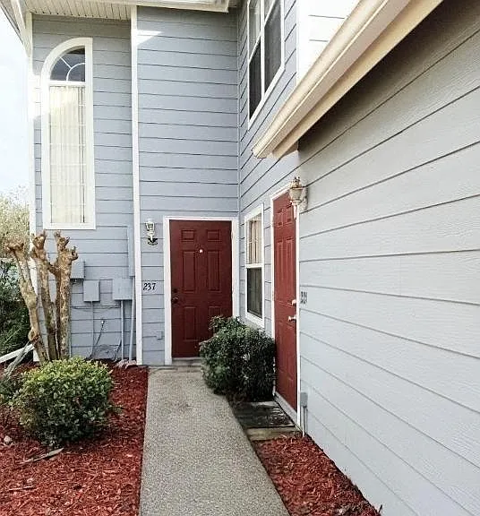 237 Orchid Dr — Photo 1