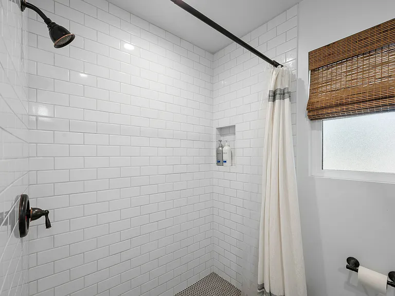 305 Neptune Ave — Photo 41