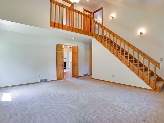 3rd image of 151 Old Orchard Ln