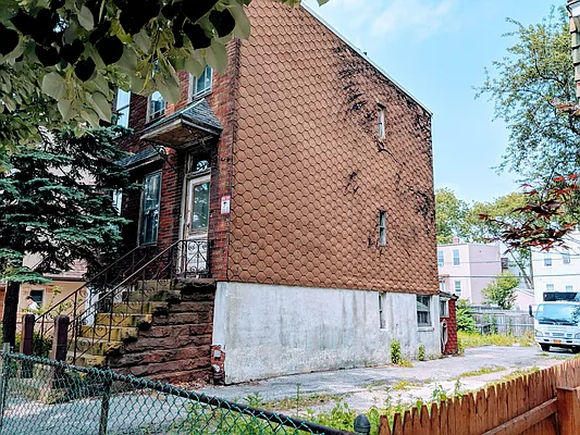 Sold by Prime America Real Estate Inc | media 1