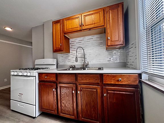 4th image of 231 E Xenia Dr #235-A