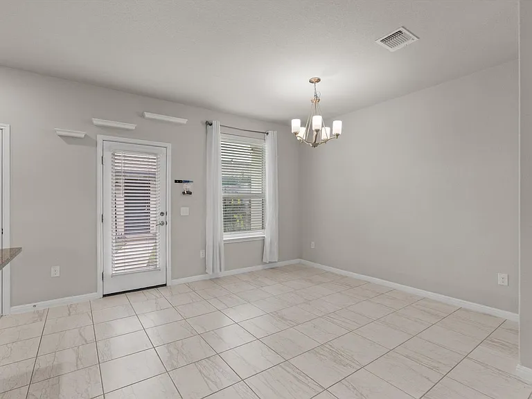 8809A Whitter Dr — Photo 6
