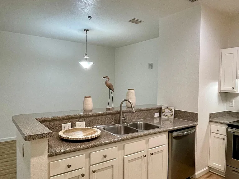 One-bedroom Kitchen