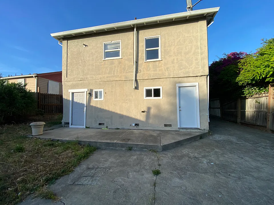 435 Grant St #2