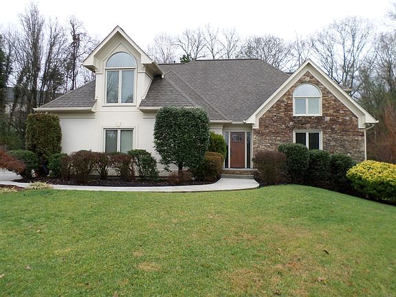 2nd image of 2112 Saint Ives Blvd