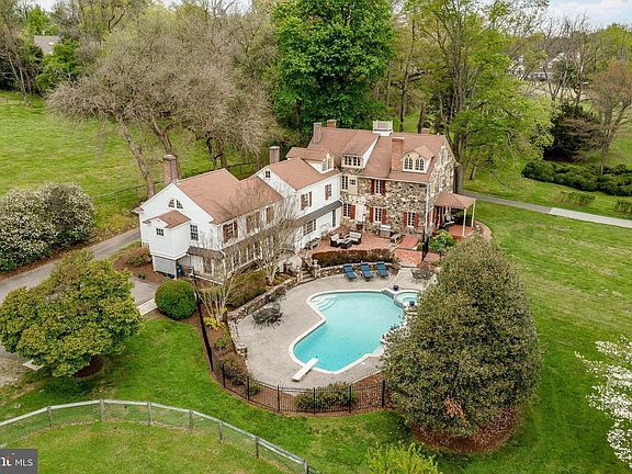 3rd image of 414 Birmingham Rd
