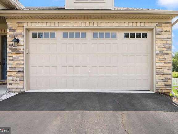 4th image of 41699 Brookebourough Ct