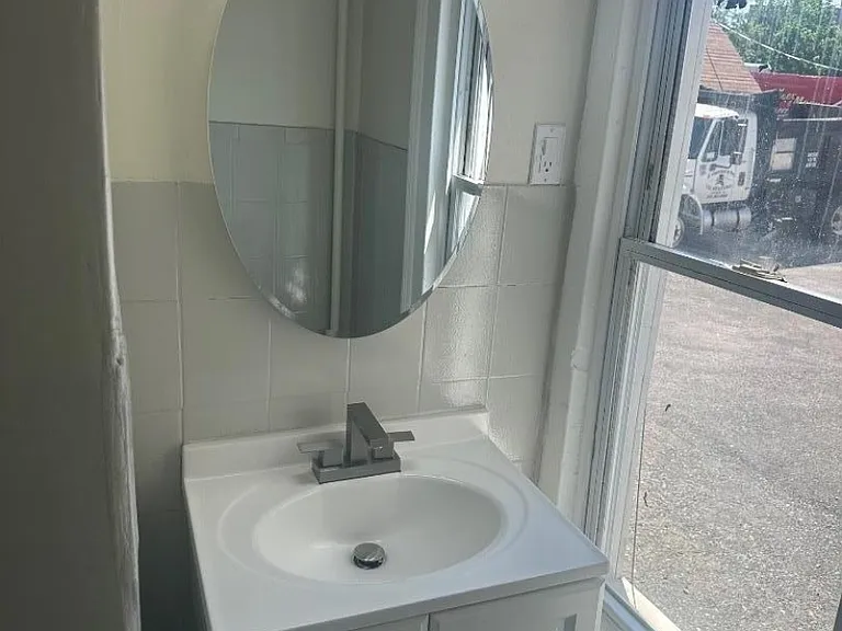 452 Alden St #1 — Photo 9