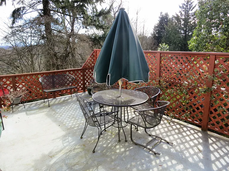 10502 Victory Ln NE #LOWER — Photo 41