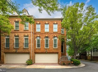 5015 Waple Ln, Alexandria, VA 22304