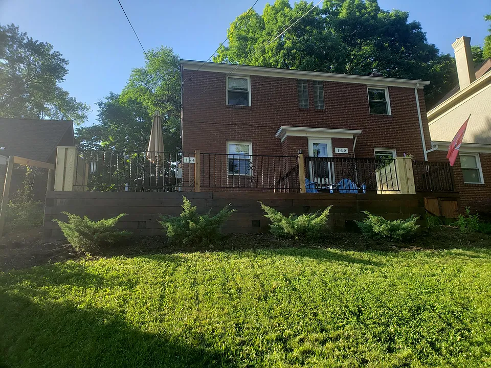 162 Race St