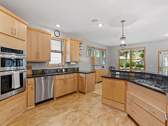 3rd image of 4725 36th Ave S