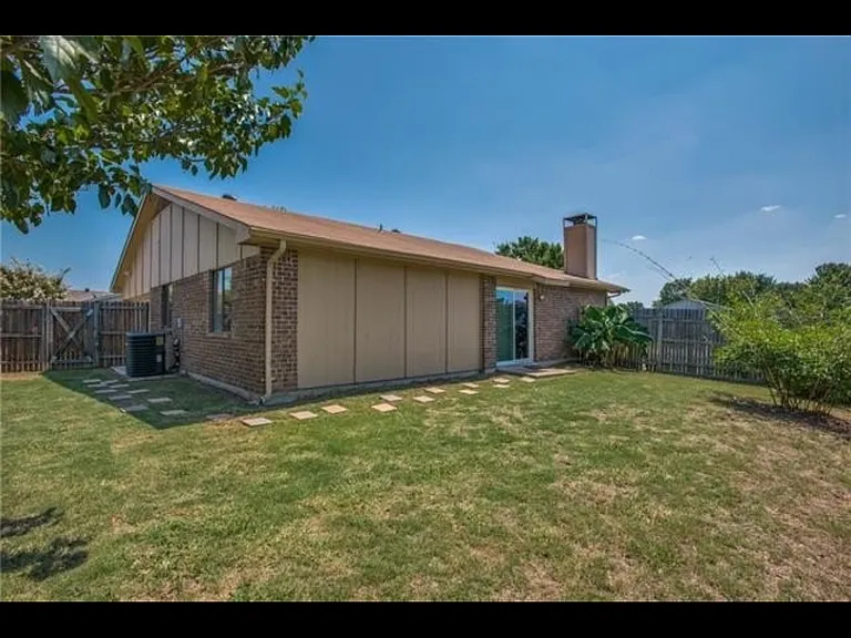 1001 E Peters Colony Rd — Photo 13