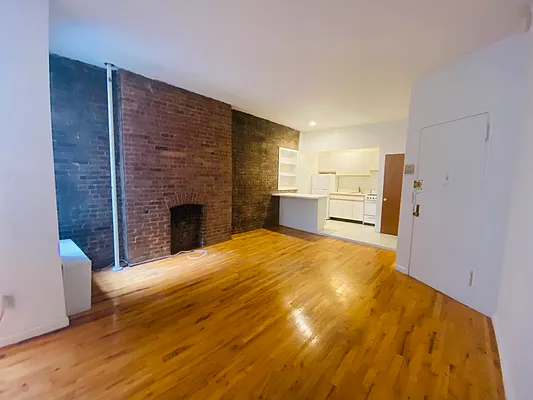 Rented by Bond New York | media 3