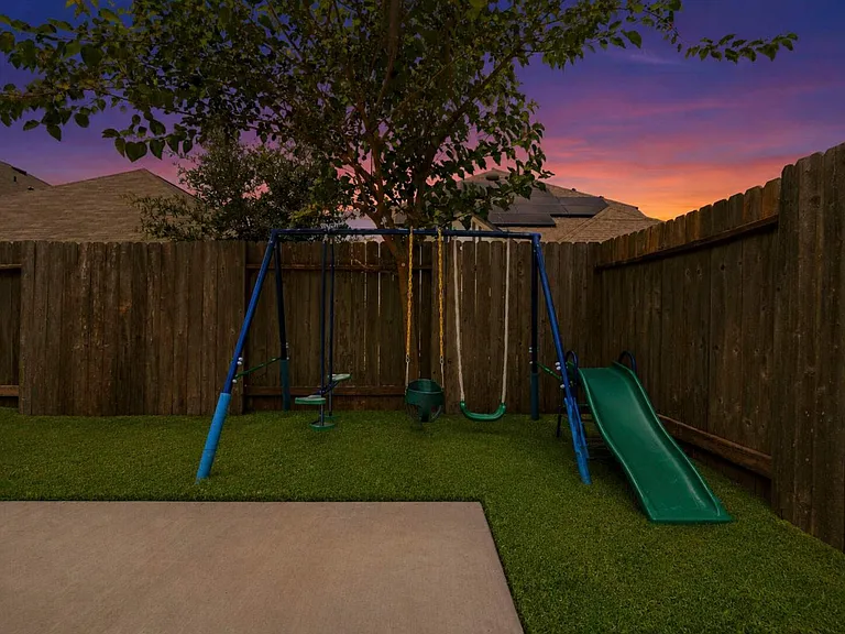 Azalea Trace Dr — Photo 31
