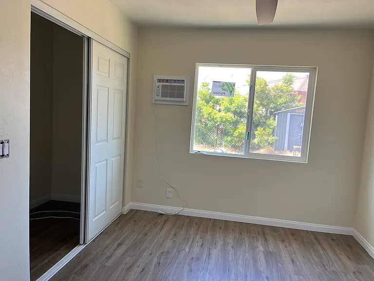 774 N Citrus Ave — Photo 6