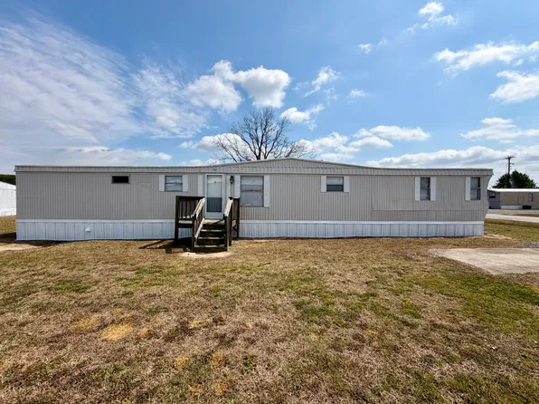 1402 Chicopee Rd #6, Benson, NC 27504