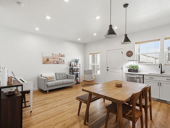 5th image of 9387 N Vernham Ln