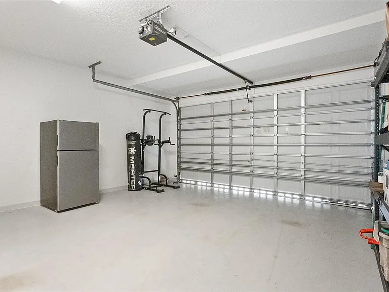417 SW 8th St — Photo 4