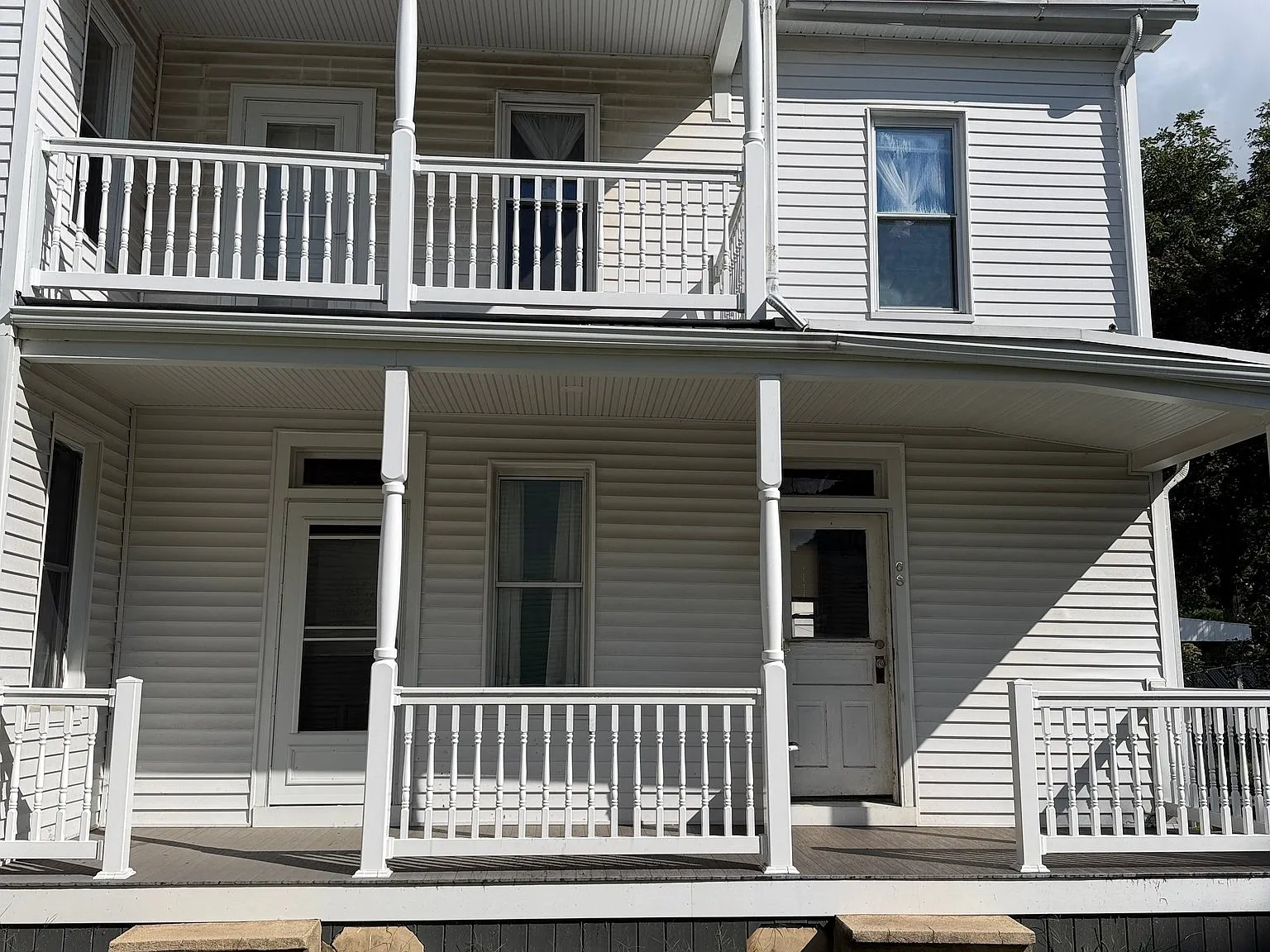 Charming 3-Bedroom Single-Family Home in Port Clinton — Photo 2