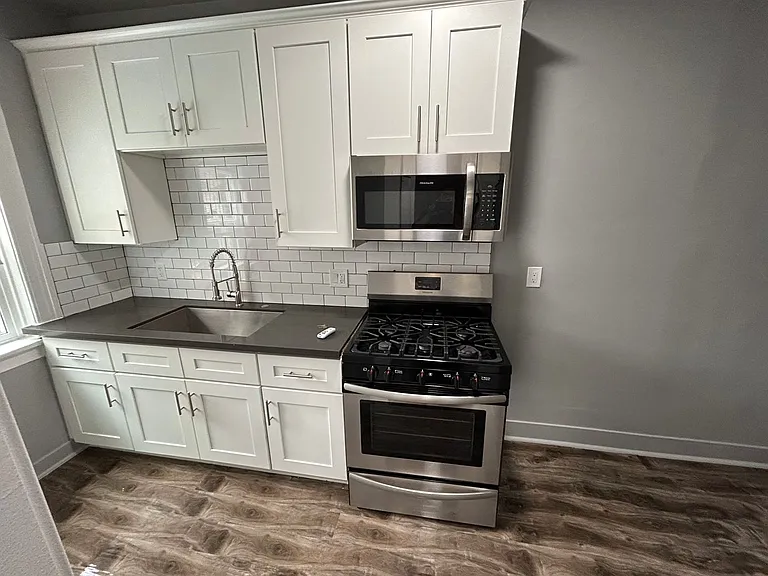 2921 Francis Ave., Los Angeles — Photo 14