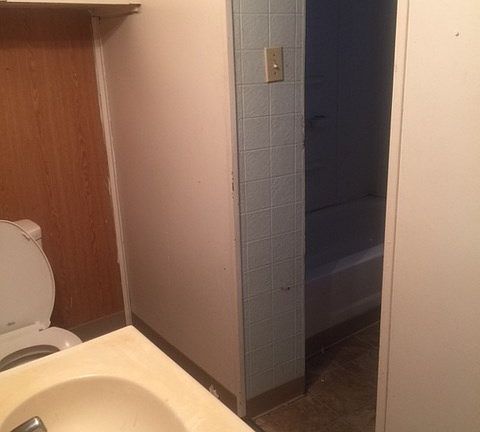 5th image of 129 E Superior St