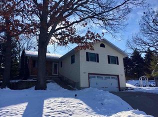 429 Sunset Dr, Deforest, WI 53532