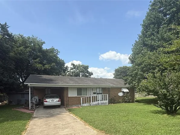 808 W 9th St, Kennett, MO 63857
