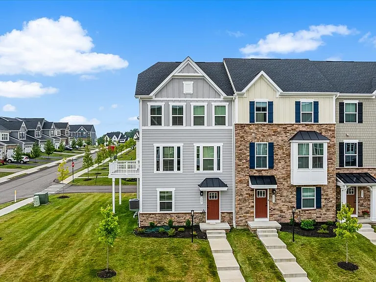 9001 Hickory Rd — Photo 29