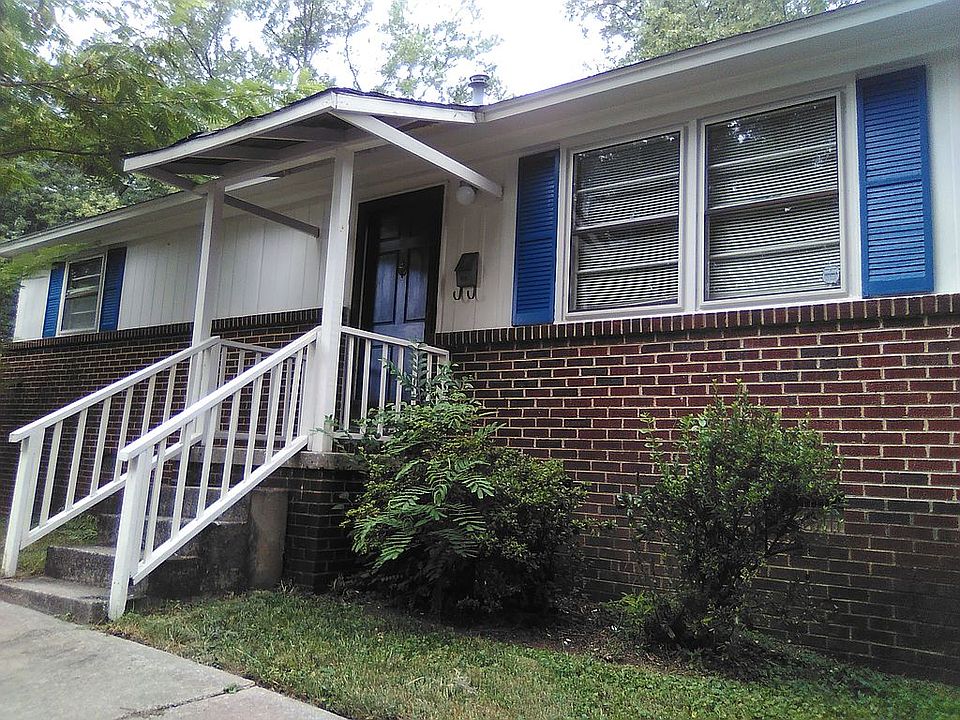 1st image of 2710 Dumont Dr