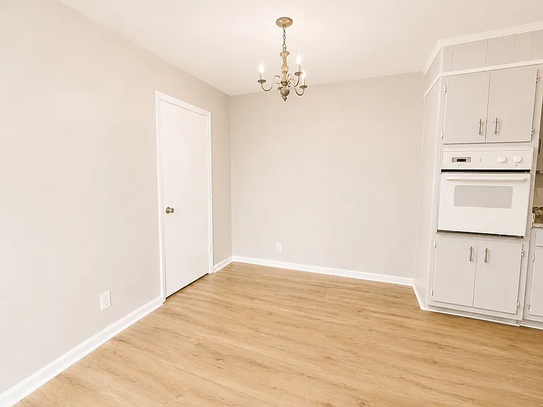 547 N Water Ave — Photo 7