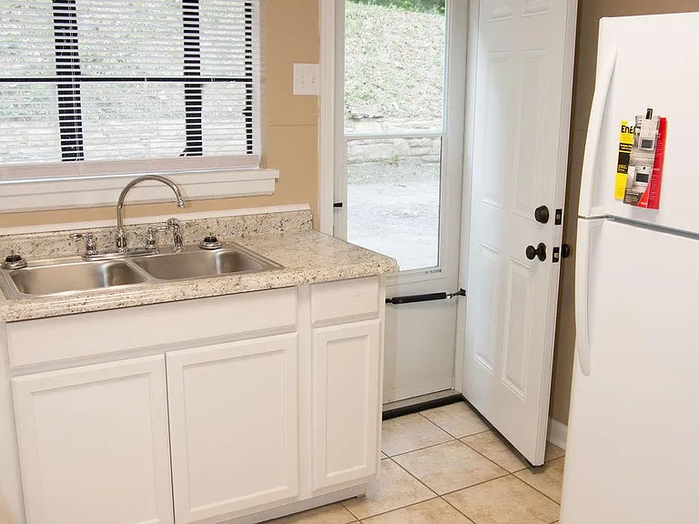 1223 Greenbrier Rd #1/2 — Photo 43