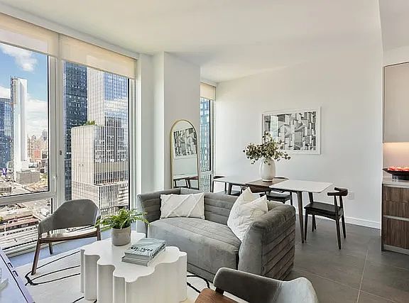 2nd image of 606 W 30th St #26F