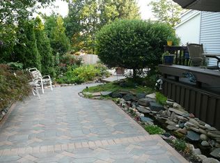 6010 Sanders Ct, Carpentersville, IL 60110
