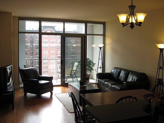 3rd image of 1235 S Prairie Ave APT 1206