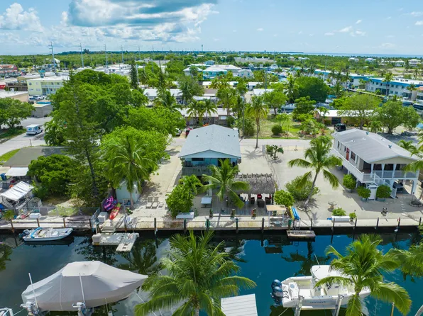 305 50th St, Marathon, FL 33050